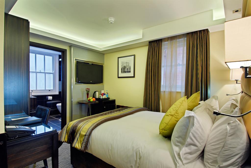 Park Grand Mayfair Λονδίνο Εξωτερικό φωτογραφία A room at the hotel