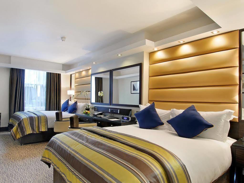 Park Grand Mayfair Λονδίνο Εξωτερικό φωτογραφία A bedroom at the Hilton London Paddington