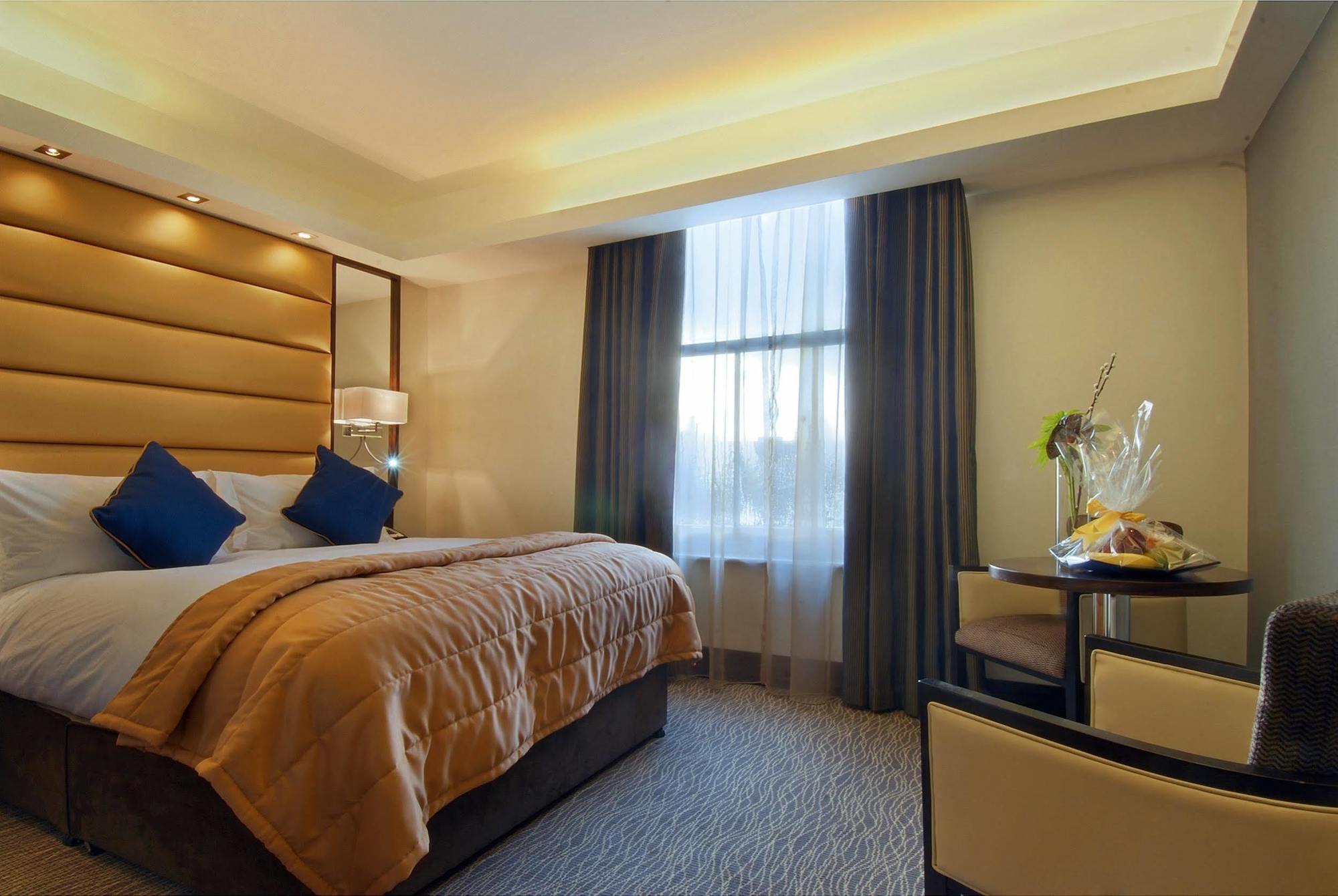 Park Grand Mayfair Λονδίνο Εξωτερικό φωτογραφία A bedroom at the hotel