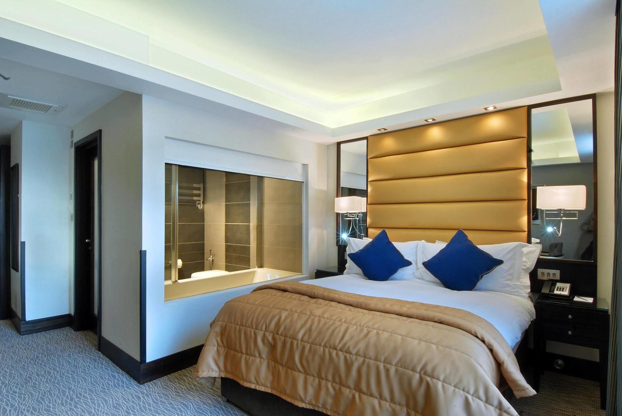 Park Grand Mayfair Λονδίνο Εξωτερικό φωτογραφία A bedroom at the hotel