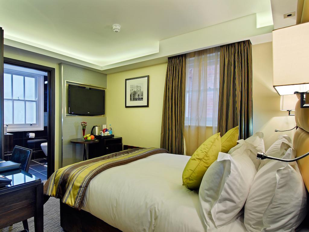 Park Grand Mayfair Λονδίνο Εξωτερικό φωτογραφία A bedroom at the hotel